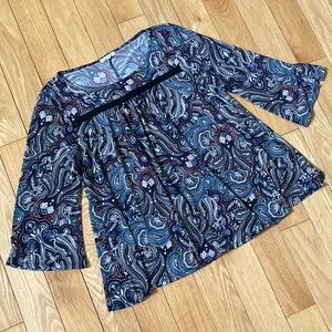 Women’s Paisley Flared Sleeve Knit Top